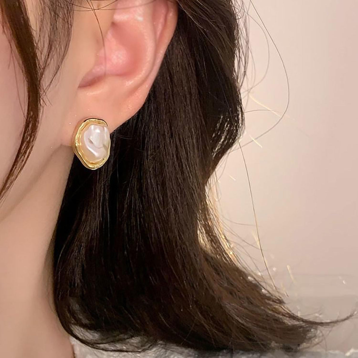 Pearl Earrings for Women 14K Gold Plated Baroque Pearls Stud Earrings Chunky Vintage Pearl Statement Earrings Wedding Jewelry for Bridal
