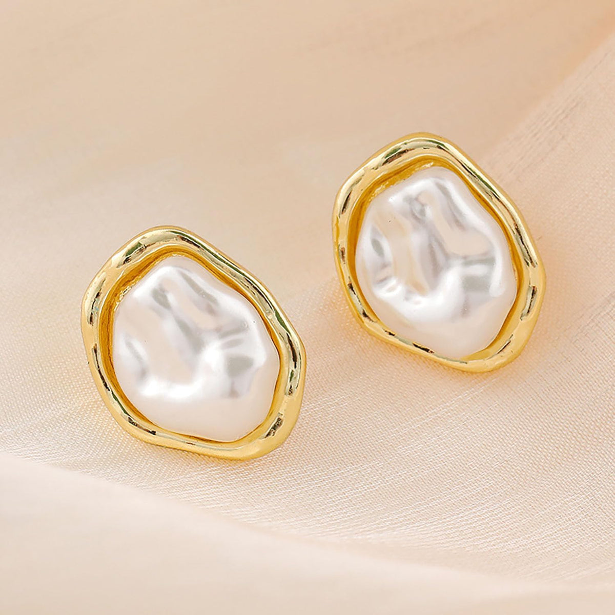 Pearl Earrings for Women 14K Gold Plated Baroque Pearls Stud Earrings Chunky Vintage Pearl Statement Earrings Wedding Jewelry for Bridal