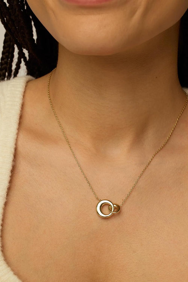 14K Gold-Plated Dainty Interlock Circle Pendant Necklace for Women - KARMARKA