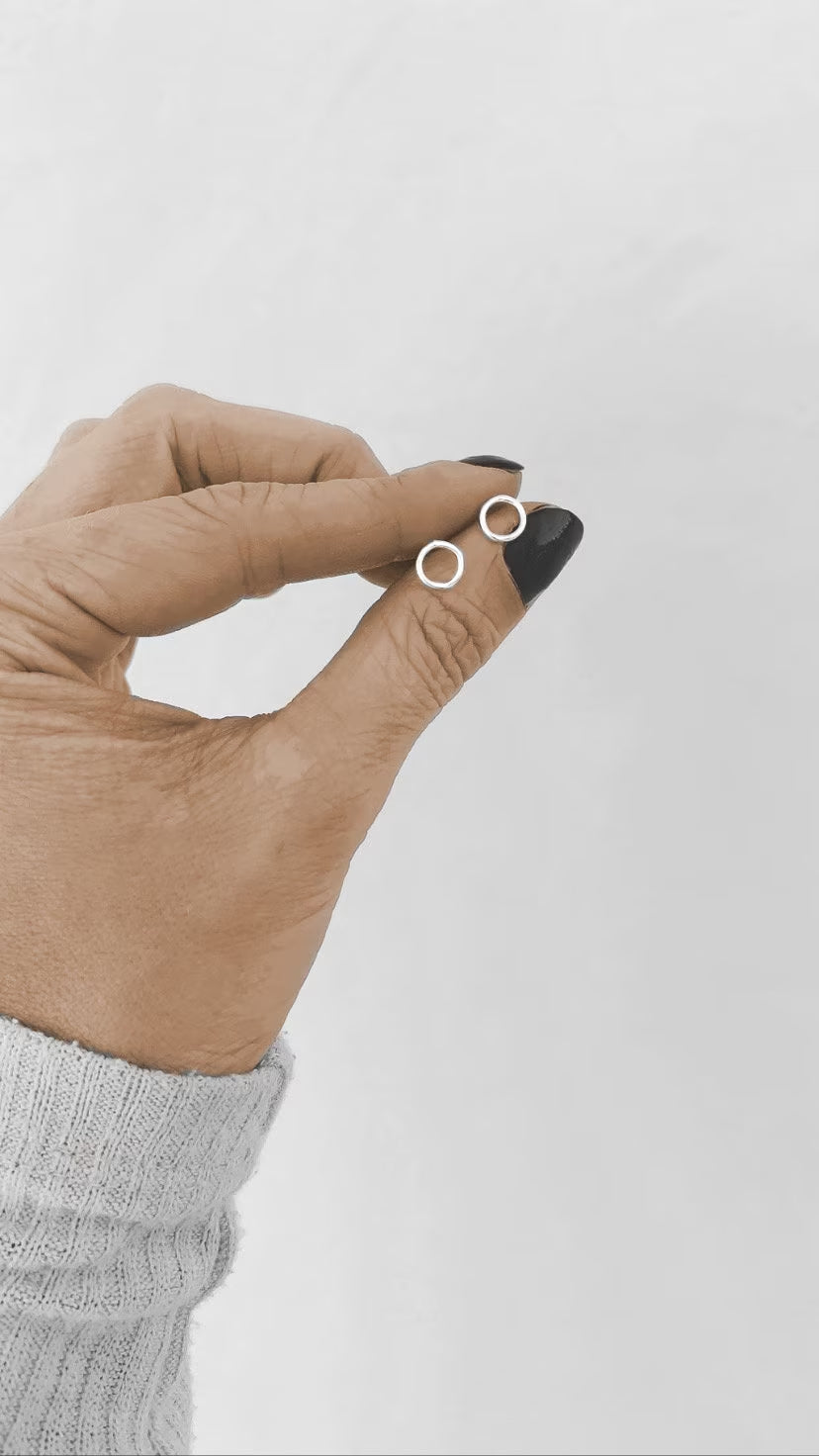 Open Circle Stud Earrings • Minimalist Earrings • Open Circle Earrings • Dainty Earrings • Circle Earrings • Stud Earrings
