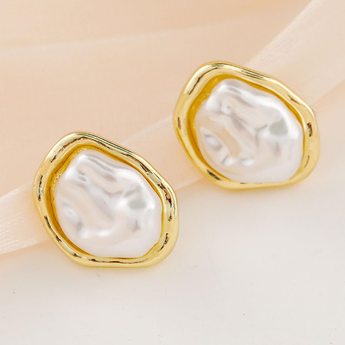Pearl Earrings for Women 14K Gold Plated Baroque Pearls Stud Earrings Chunky Vintage Pearl Statement Earrings Wedding Jewelry for Bridal