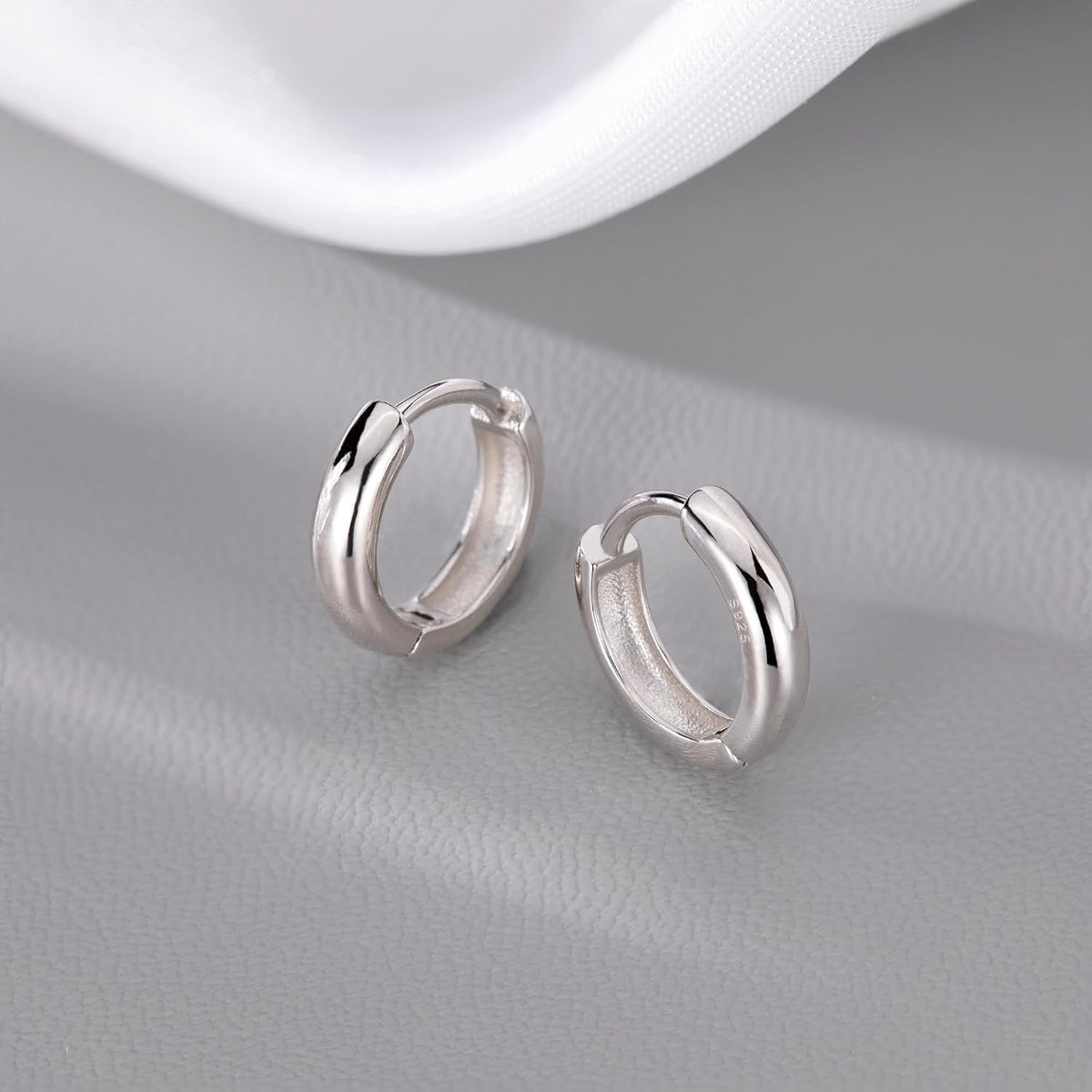 925 Sterling Silver Small round Hoop Earrings for Women Teen Girls Huggie Hoop Earrings Minimalist Hoop Earrings