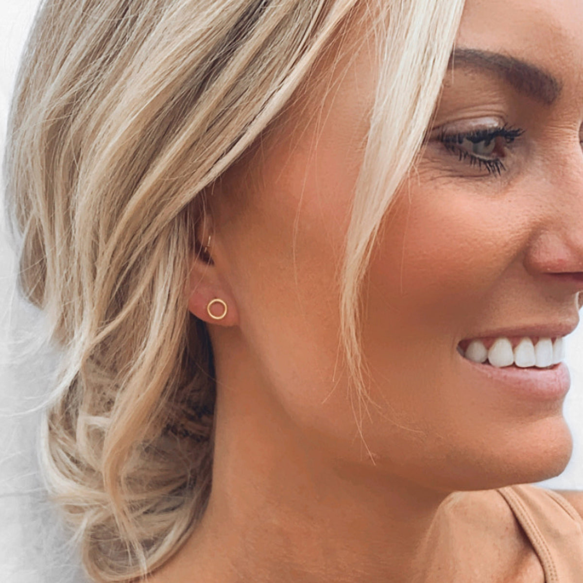 Open Circle Stud Earrings • Minimalist Earrings • Open Circle Earrings • Dainty Earrings • Circle Earrings • Stud Earrings