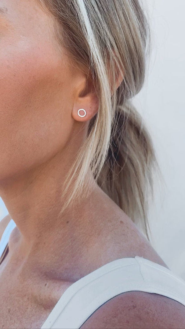Open Circle Stud Earrings • Minimalist Earrings • Open Circle Earrings • Dainty Earrings • Circle Earrings • Stud Earrings - KARMARKA